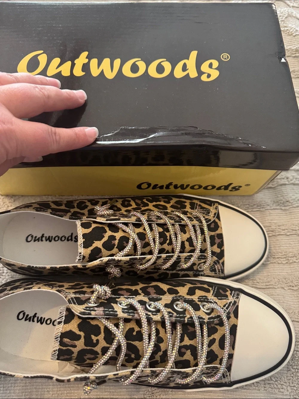 Out woods Leopard Print Low-Top Canvas Sneakers - with rhinestone laces - Picture 16 of 16